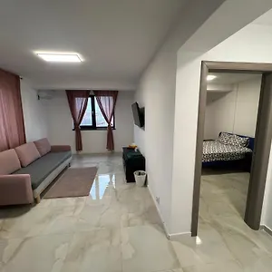 Everest 33 Ap 4 Apartament